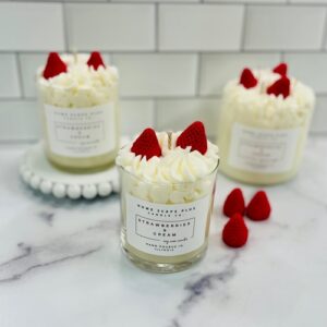 Soy Wax Candle/Strawberries & Cream 11oz or 18oz